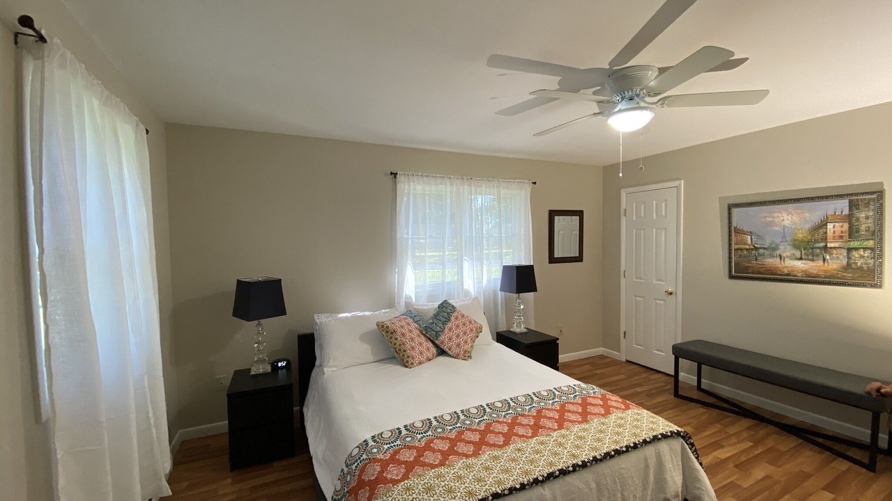 Photo of Bedroom in Hollowville