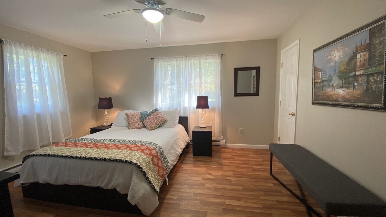 Photo of Bedroom in Hollowville