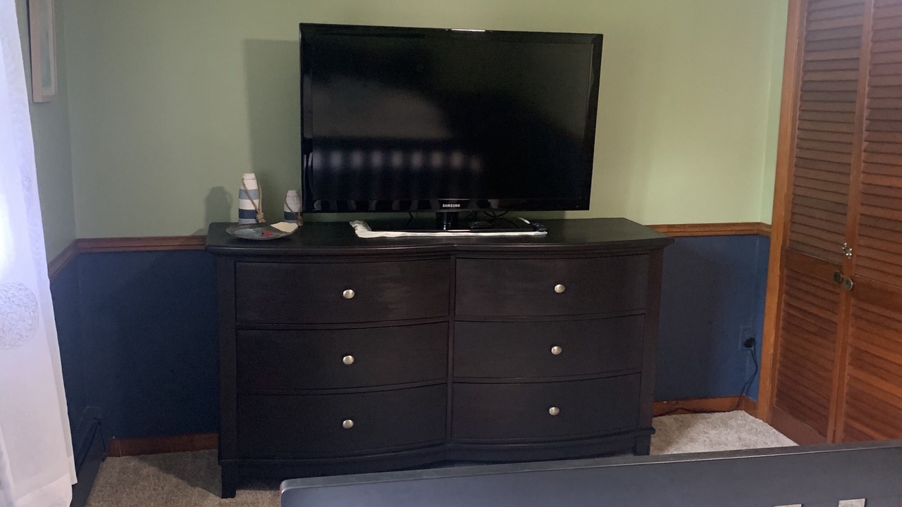 Photo of Bedroom in Lake Erie Beach
