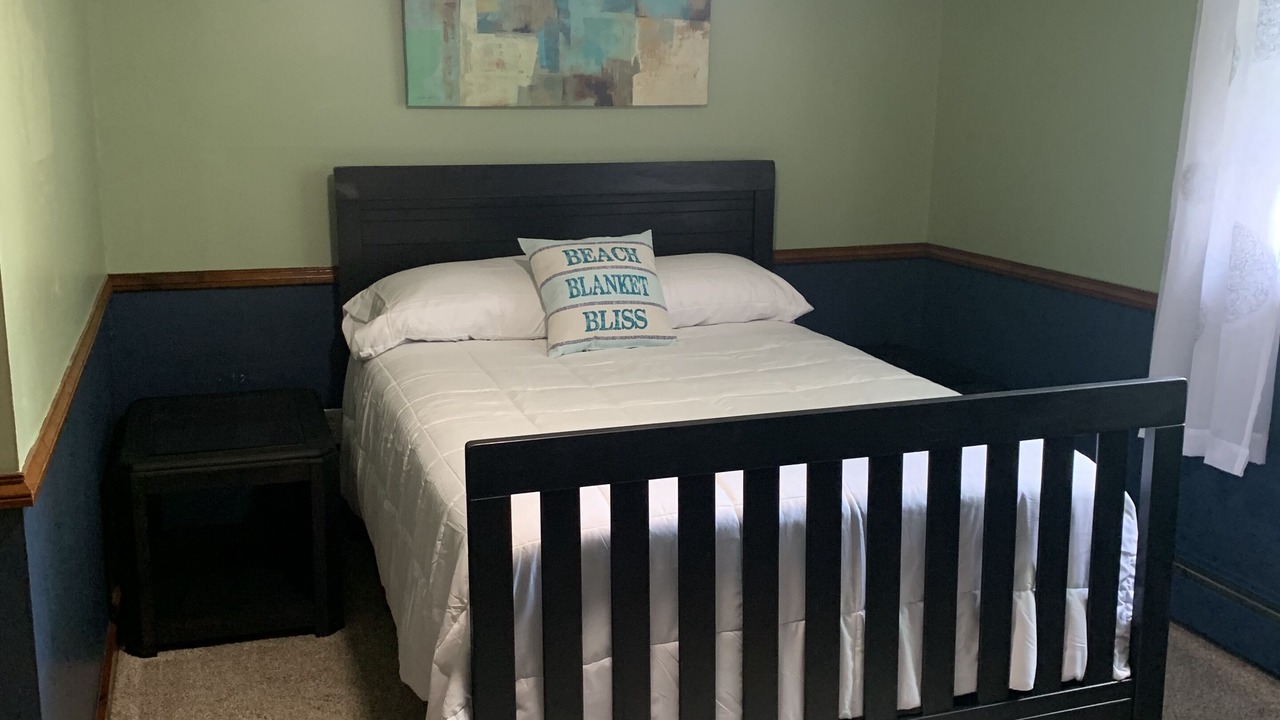 Photo of Bedroom in Lake Erie Beach