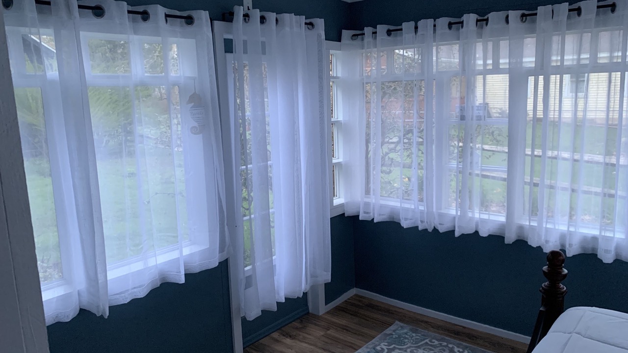 Photo of Bedroom in Lake Erie Beach