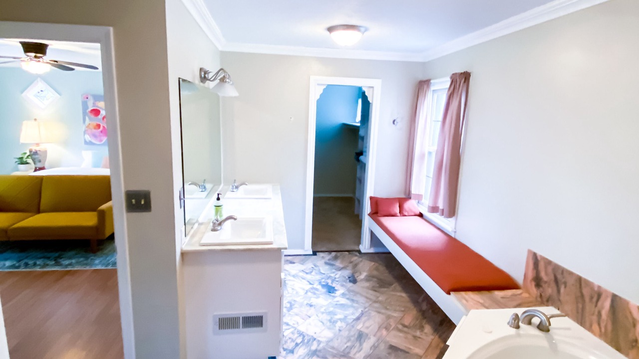 Photo of Bathroom in Central Oklahoma City