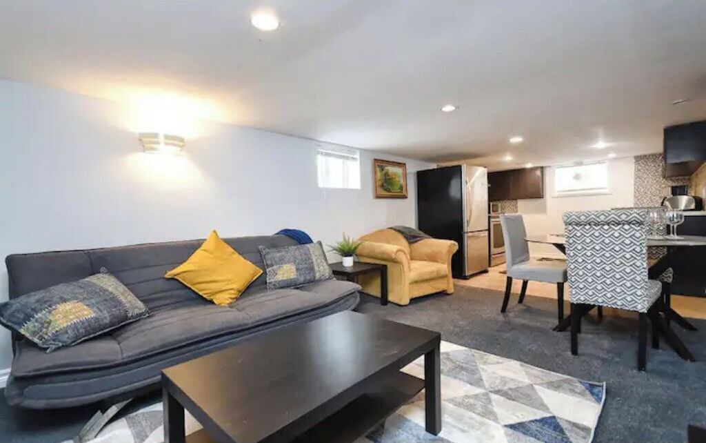 Photo of Livingroom in Thornhill