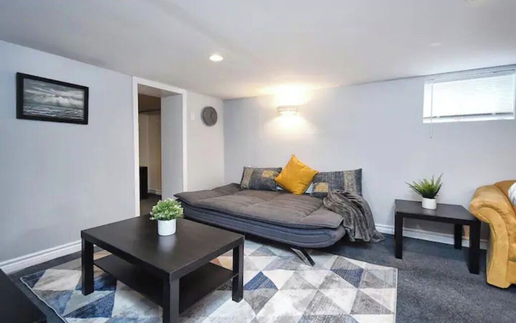 Photo of Livingroom in Thornhill