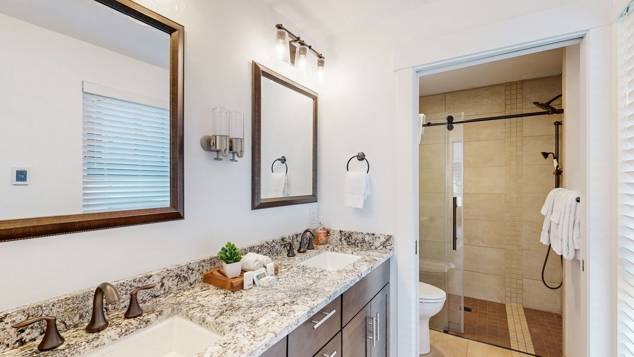 Photo of Bathroom in Gold Beach