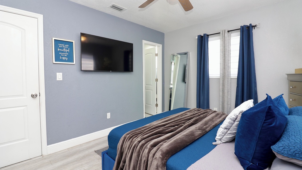 Photo of Bedroom in Miami Gardens
