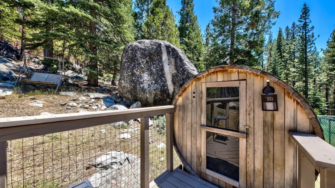Photo of Patio Balcony in Christmas Valley