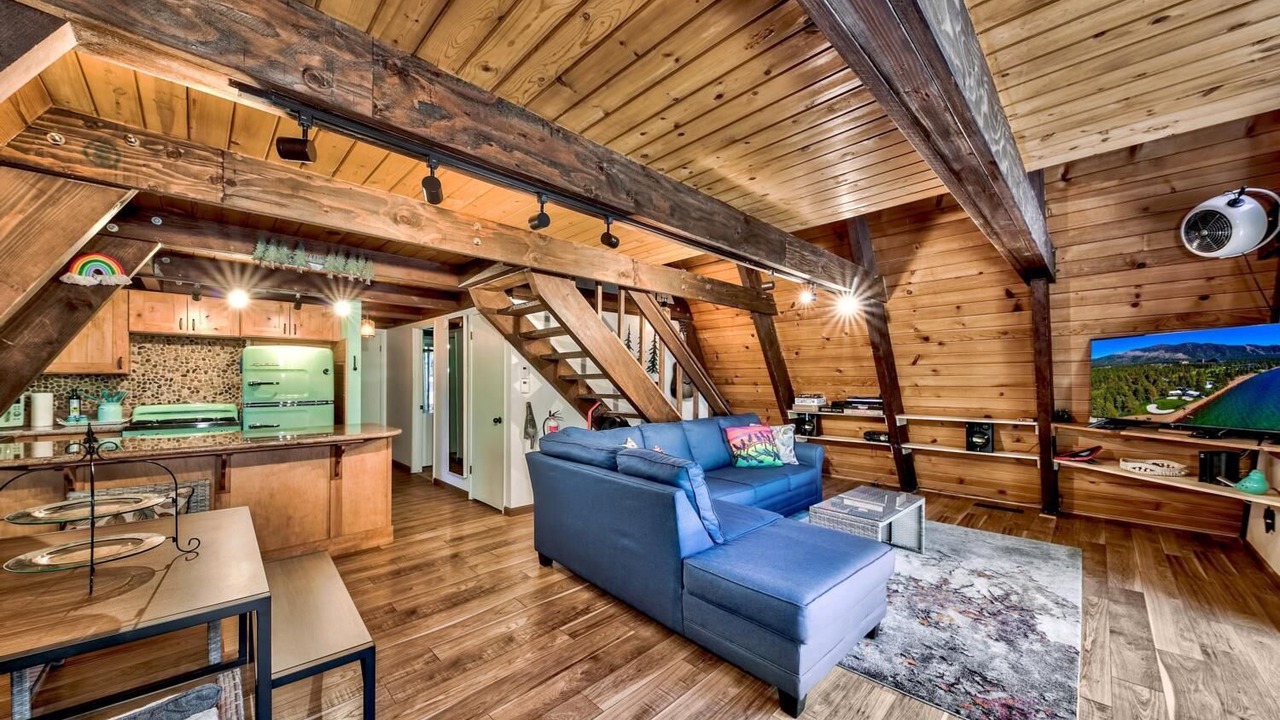 Photo of Livingroom in Christmas Valley