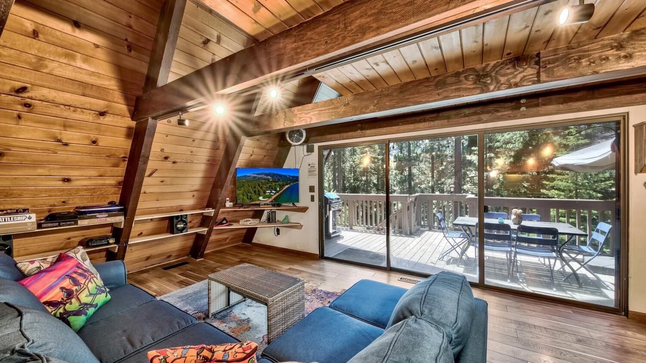 Photo of Livingroom in Christmas Valley