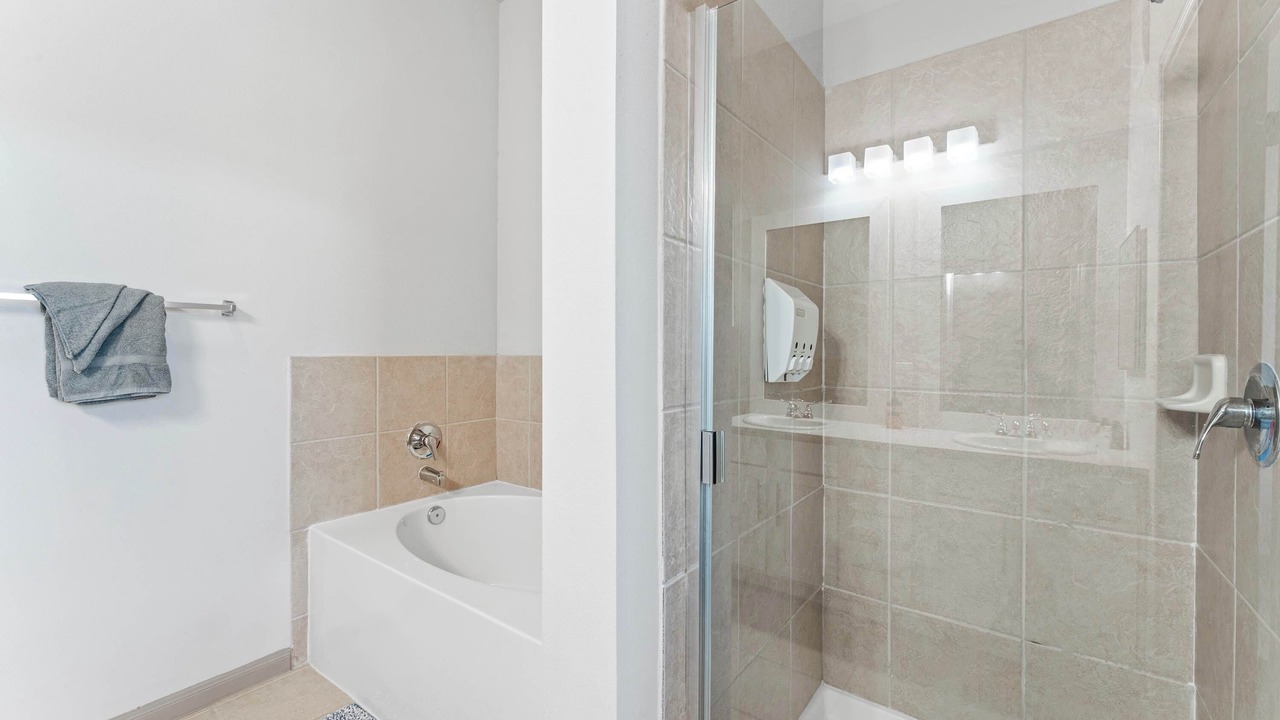 Photo of Bathroom in Montopolis