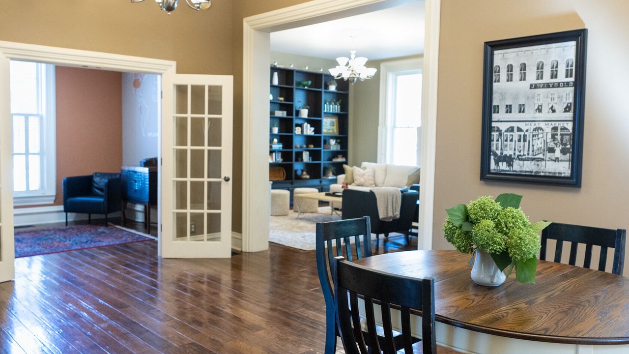 Photo of Livingroom in Downtown Lafayette Historic District
