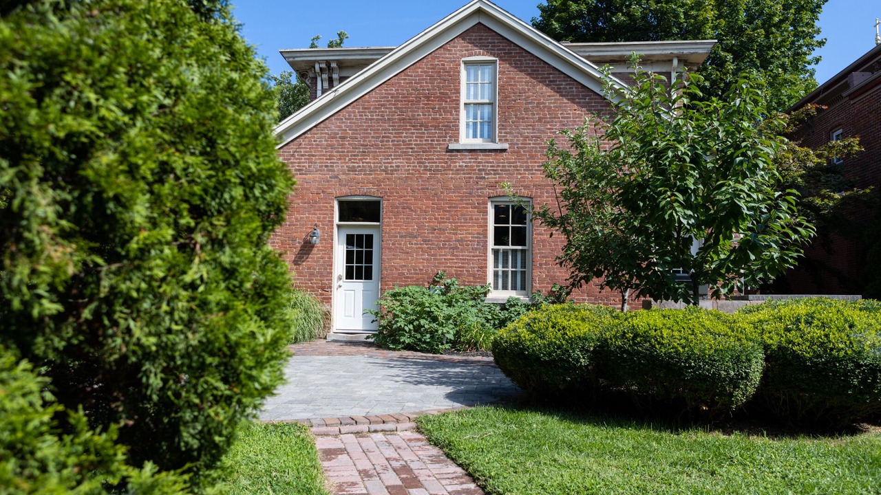Photo of Outdoor in Downtown Lafayette Historic District