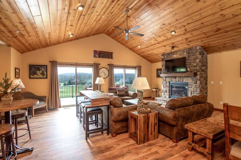 Photo of Livingroom in Waterfront Greens