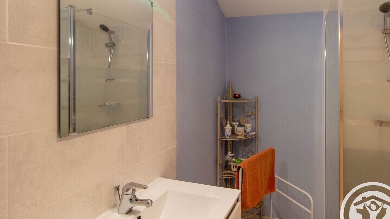 Photo of Bathroom in Saint-Martin-de-la-Place