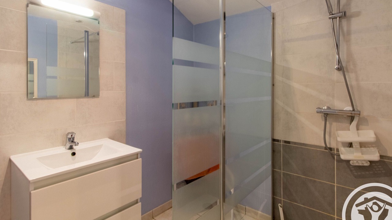 Photo of Bathroom in Saint-Martin-de-la-Place