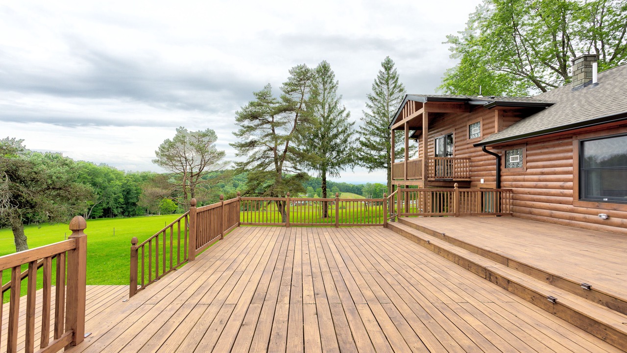 Photo of Patio Balcony in Swan Lake