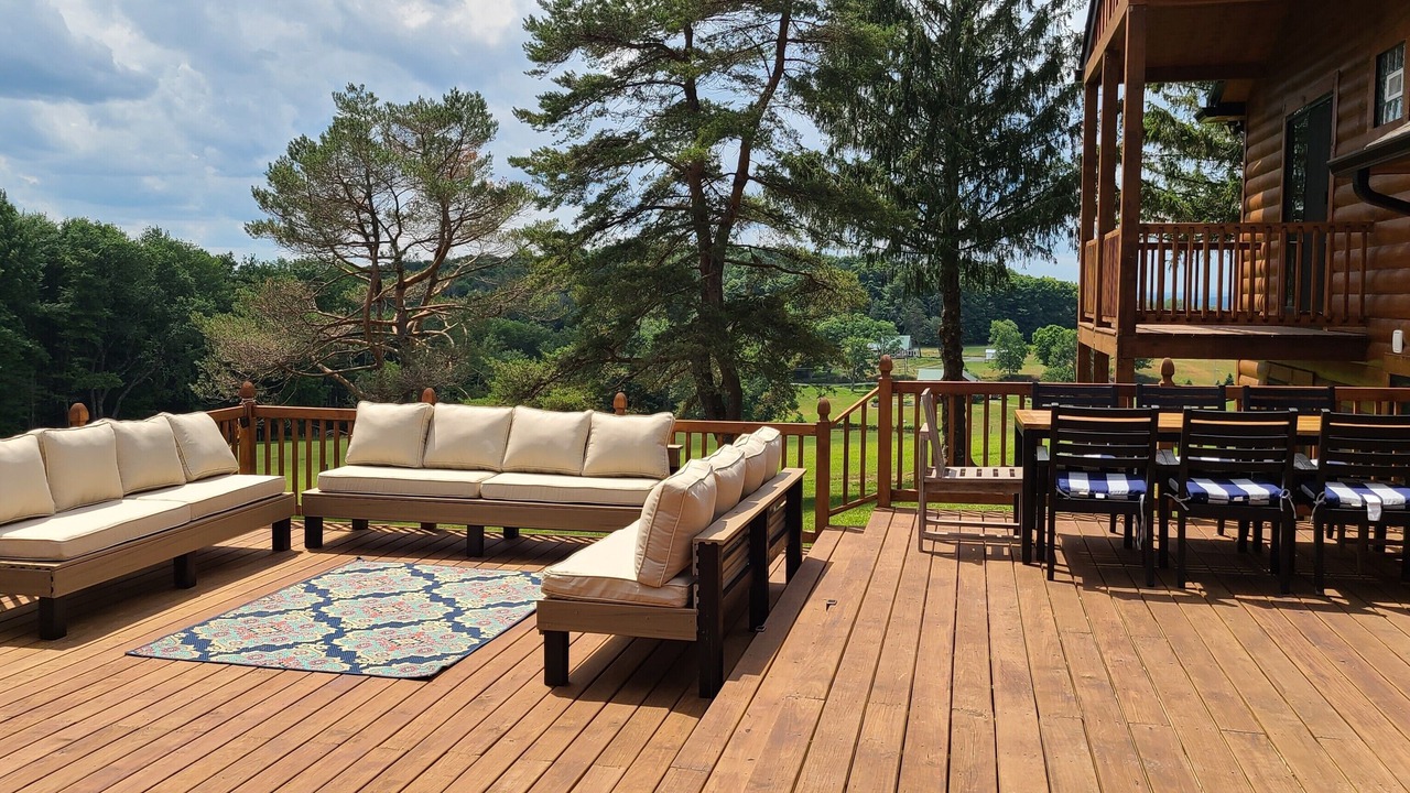 Photo of Patio Balcony in Swan Lake