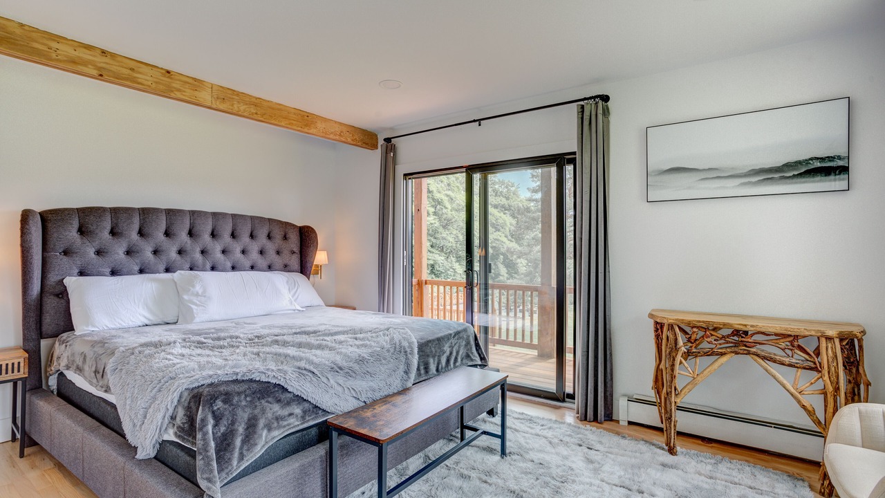 Photo of Bedroom in Swan Lake