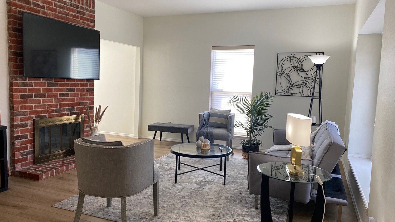 Photo of Livingroom in Euless