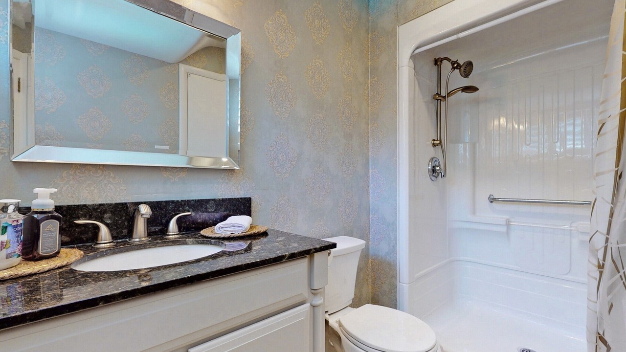 Photo of Bathroom in Niagara Falls