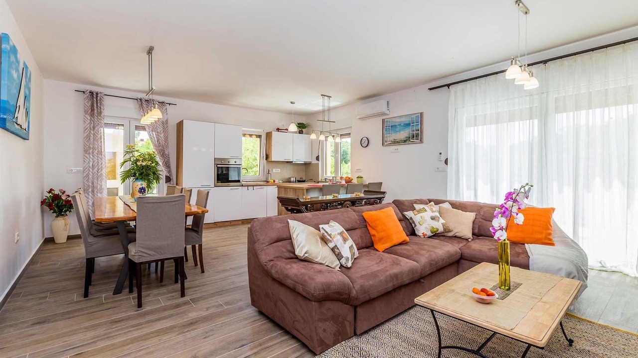Photo of Livingroom in Gabonjin