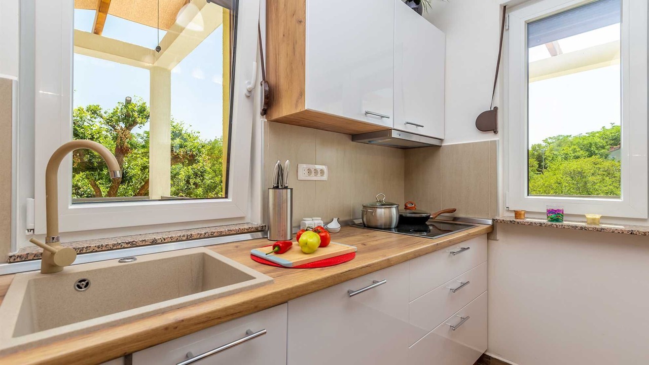 Photo of Kitchen in Gabonjin