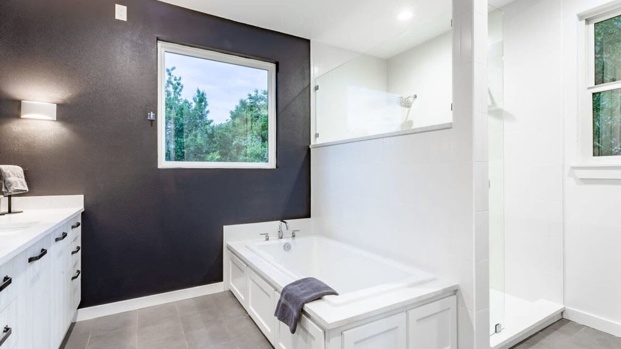 Photo of Bathroom in Govalle
