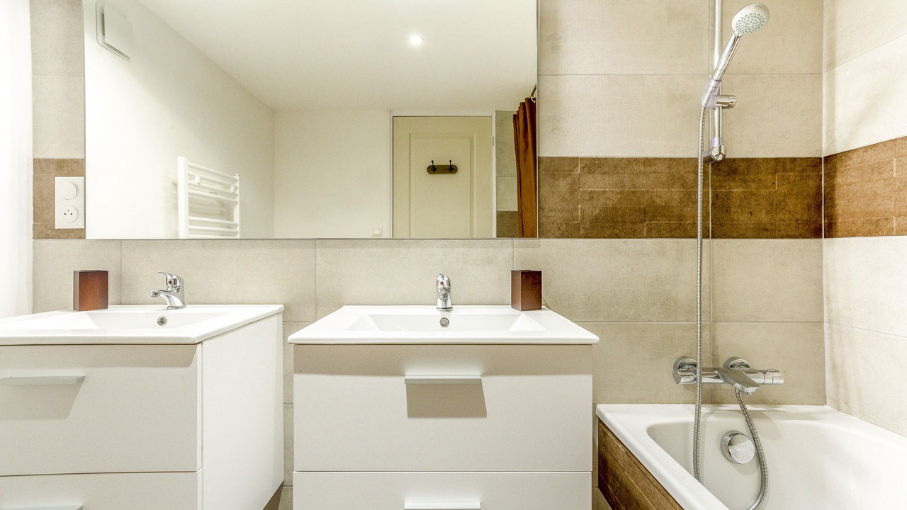Photo of Bathroom in Plumaudan