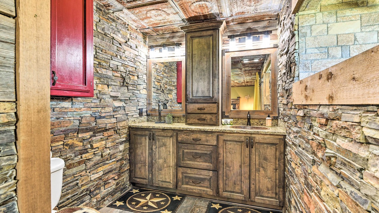 Photo of Bathroom in Sunset
