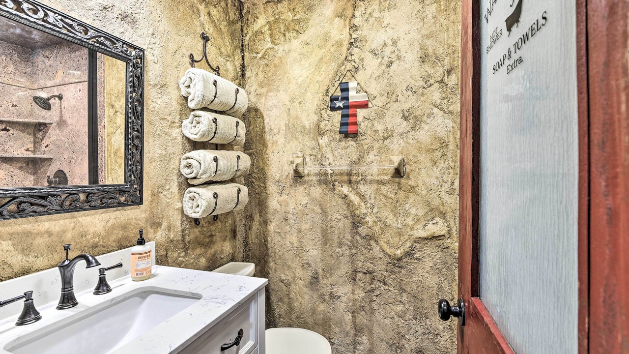 Photo of Bathroom in Sunset
