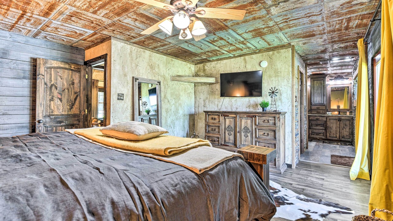 Photo of Bedroom in Sunset