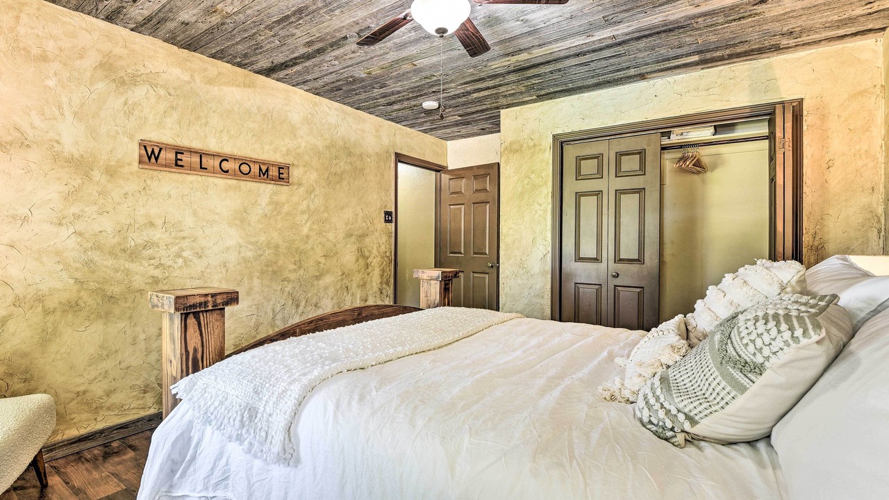 Photo of Bedroom in Sunset