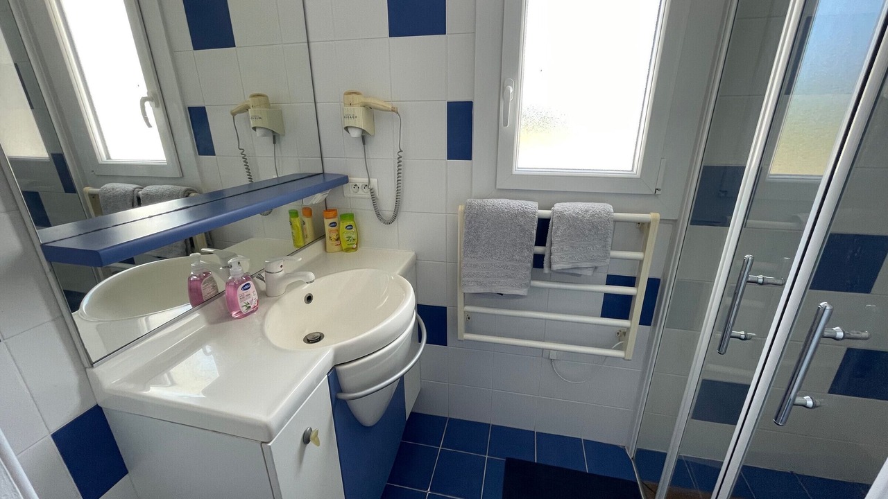 Photo of Bathroom in Bouin