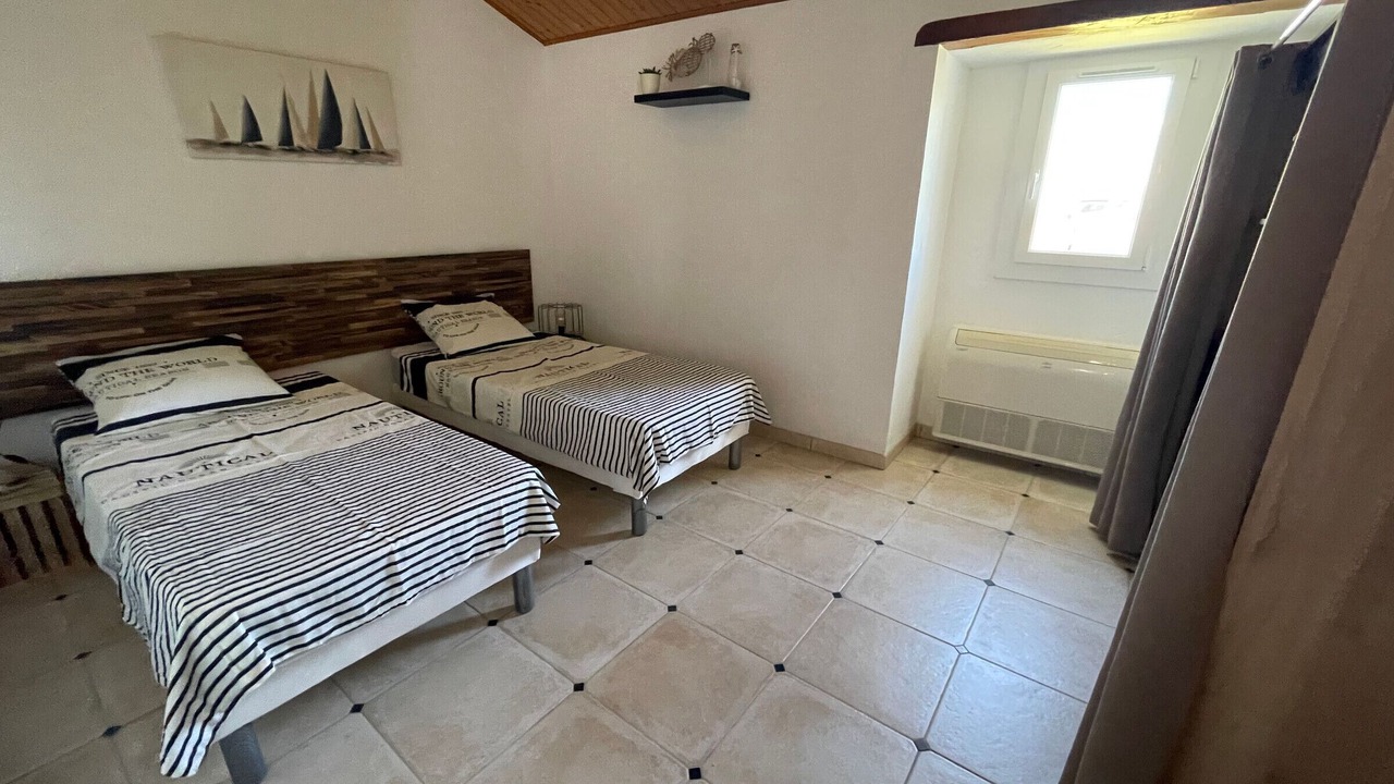 Photo of Bedroom in Bouin