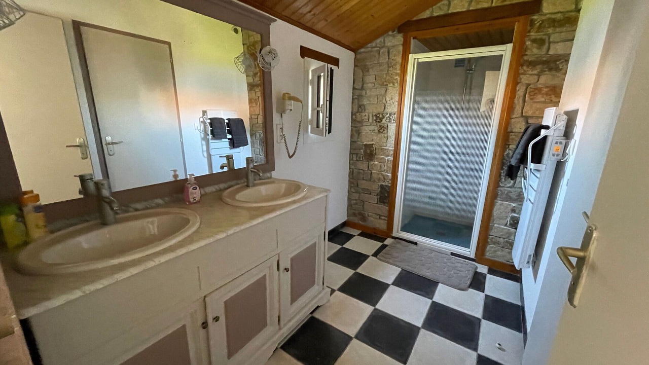 Photo of Bathroom in Bouin