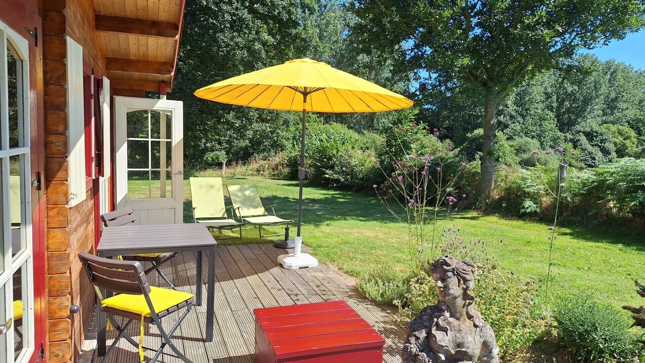 Photo of Patio Balcony in Saint-Mars-d'Egrenne