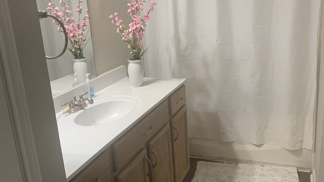 Photo of Bathroom in Woodlake - Briar Meadow