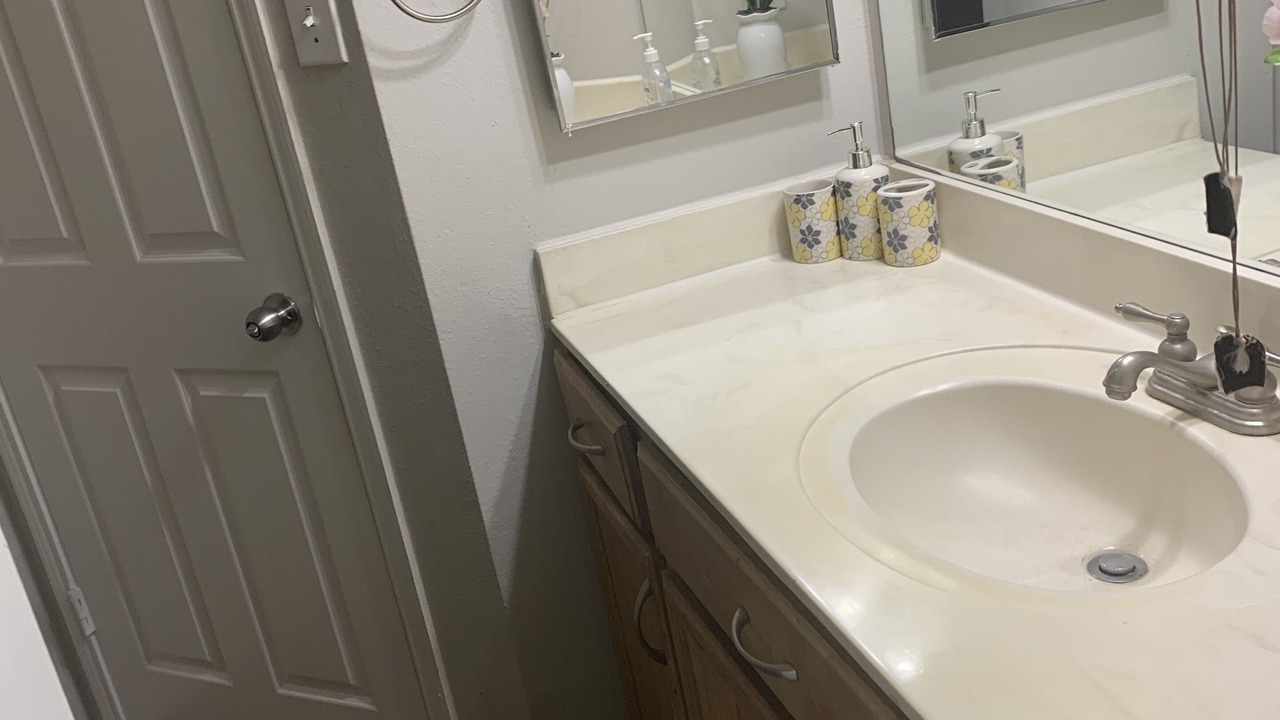 Photo of Bathroom in Woodlake - Briar Meadow