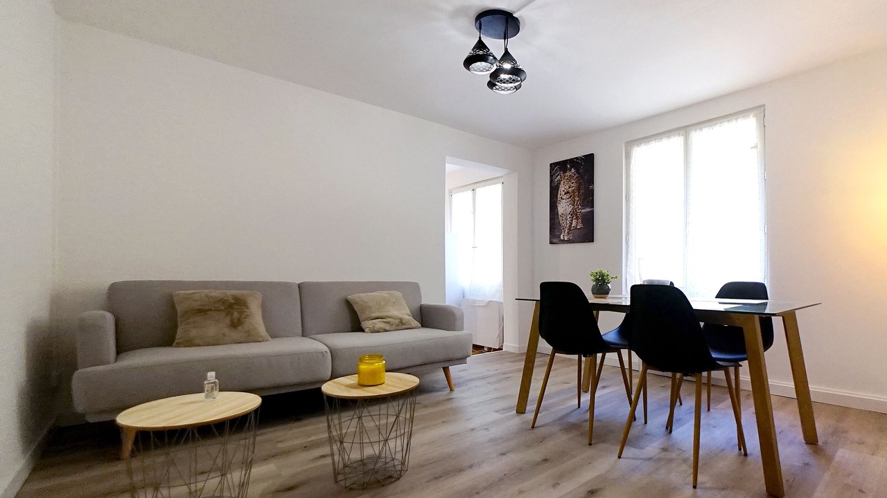 Photo of Livingroom in Cours la Ville
