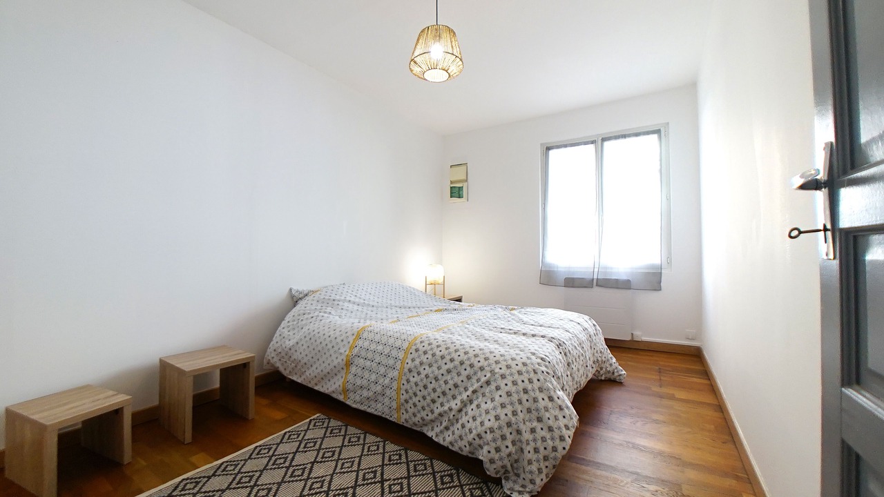 Photo of Bedroom in Cours la Ville