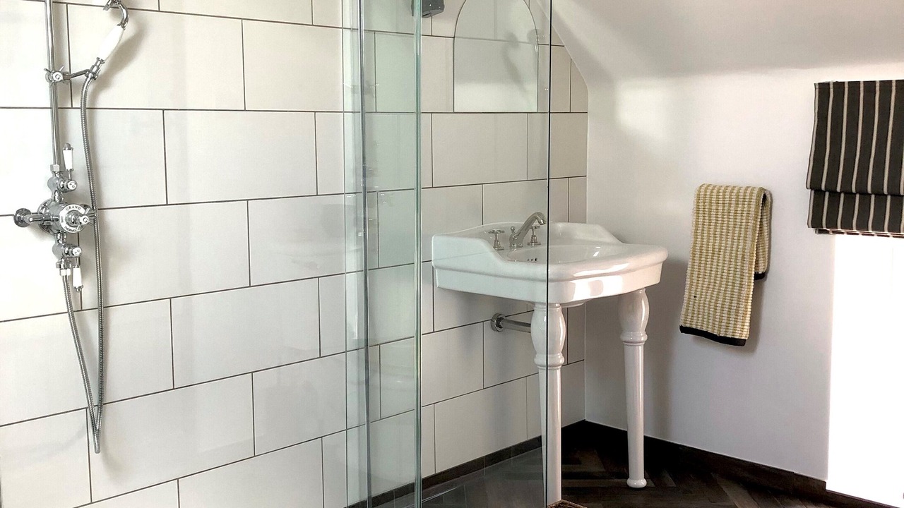 Photo of Bathroom in Longnor