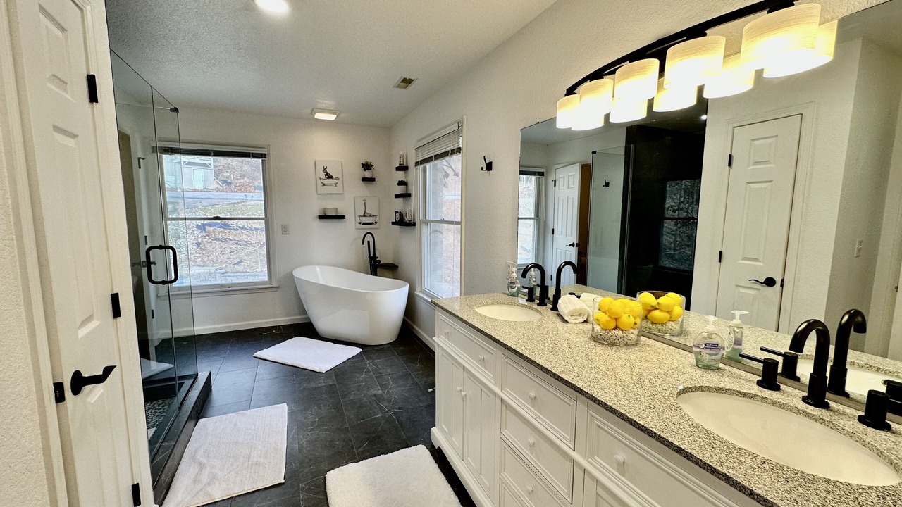 Photo of Bathroom in Lake Ozark