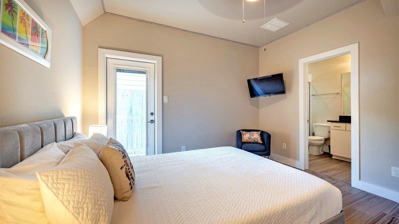Photo of Bedroom in Midtown