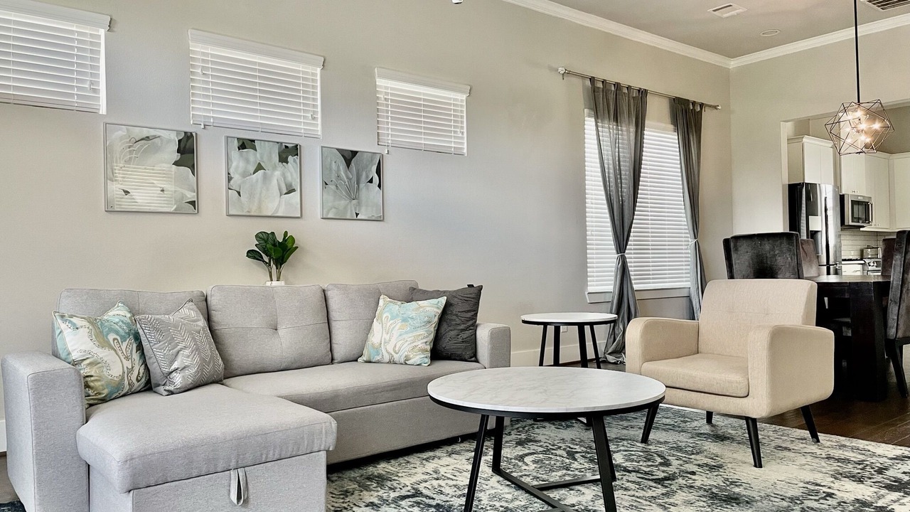 Photo of Livingroom in Midtown