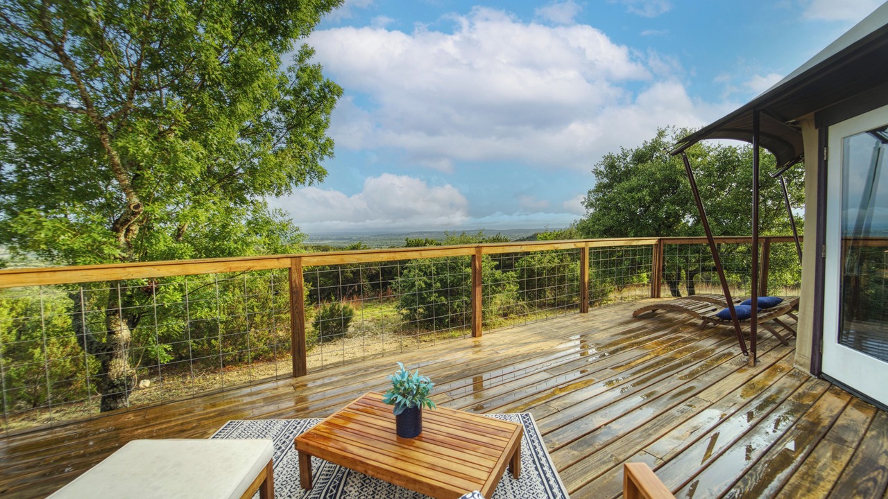 Photo of Patio Balcony in Oatmeal