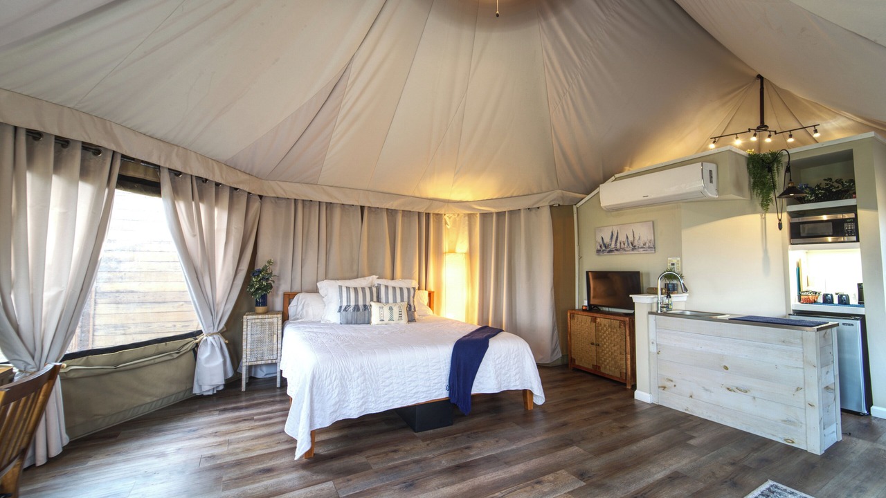 Photo of Bedroom in Oatmeal