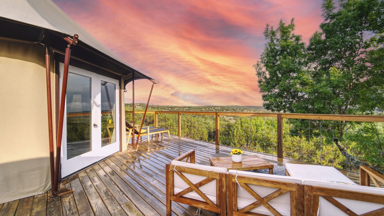 Photo of Patio Balcony in Oatmeal