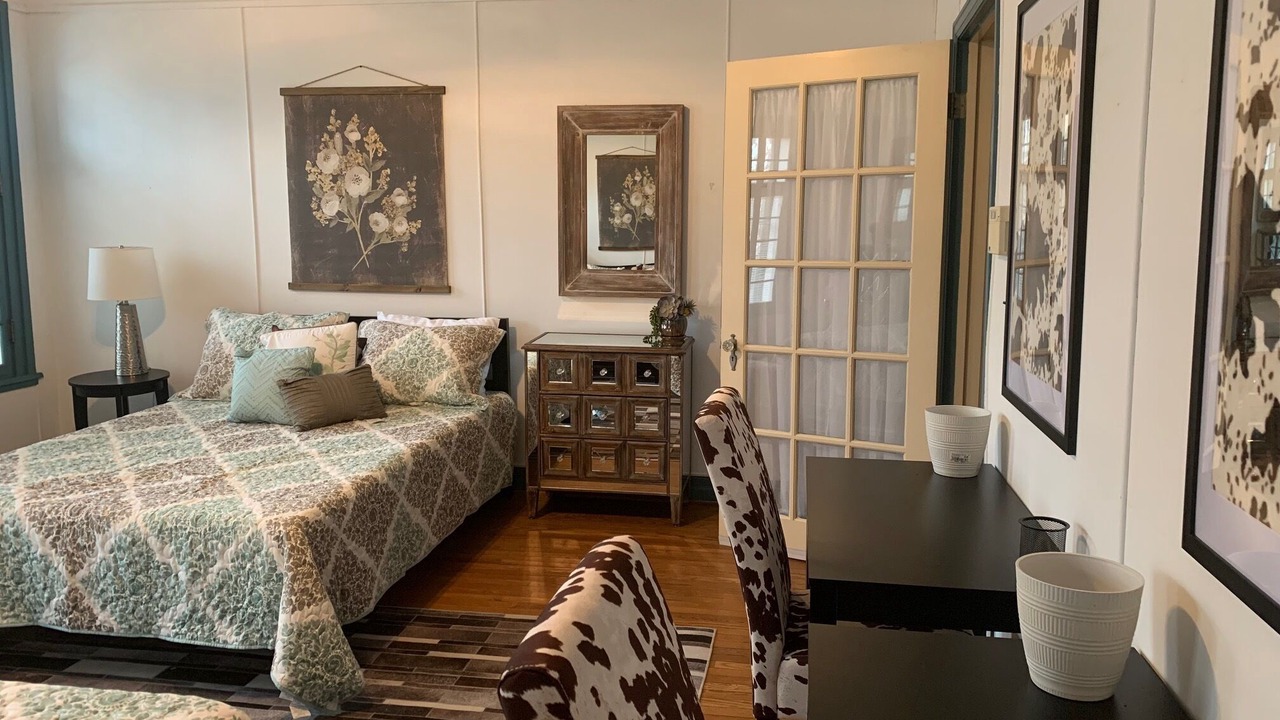 Photo of Bedroom in South Main Street