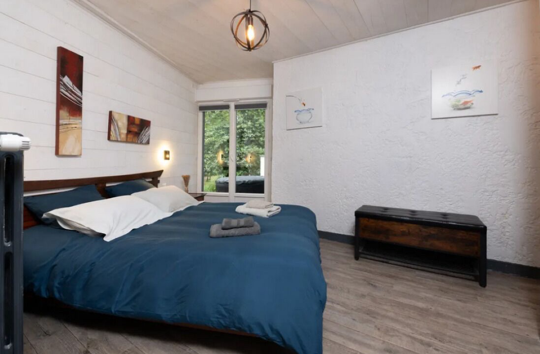 Photo of Bedroom in Meslan