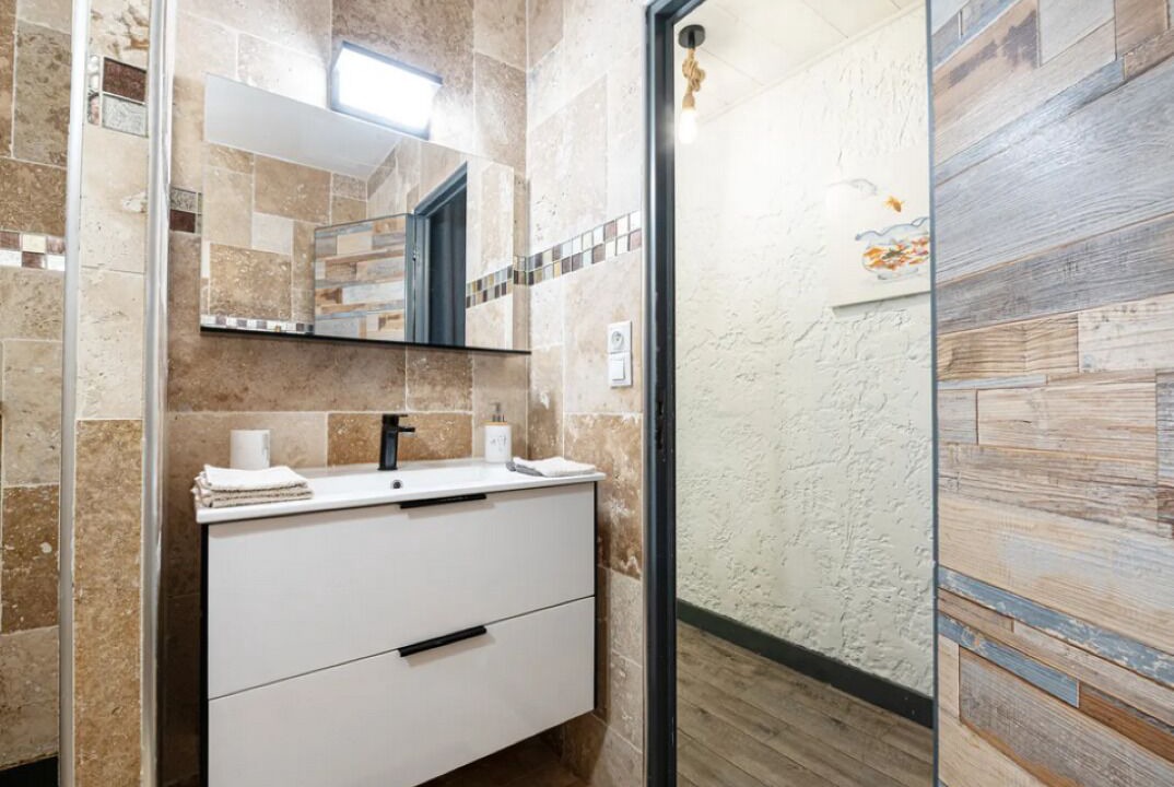 Photo of Bathroom in Meslan